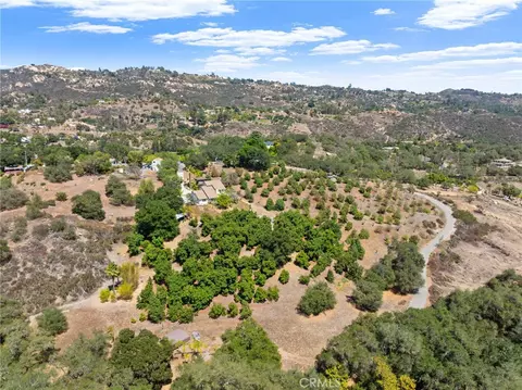 View/Area - 1832 Camino Rainbow, Fallbrook, CA 92028 photo 4 of 5