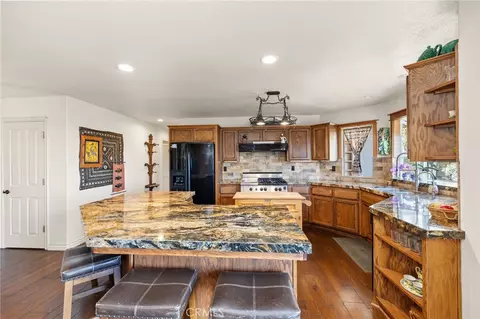 Kitchen - 1832 Camino Rainbow, Fallbrook, CA 92028 photo 2 of 6