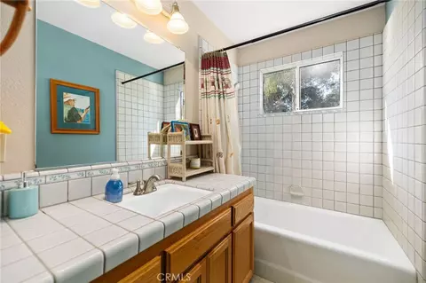 Bath - 1832 Camino Rainbow, Fallbrook, CA 92028 photo 2 of 4