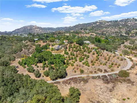View/Area - 1832 Camino Rainbow, Fallbrook, CA 92028 photo 1 of 4