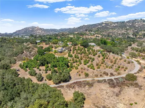 View/Area - 1832 Camino Rainbow, Fallbrook, CA 92028 photo 2 of 5