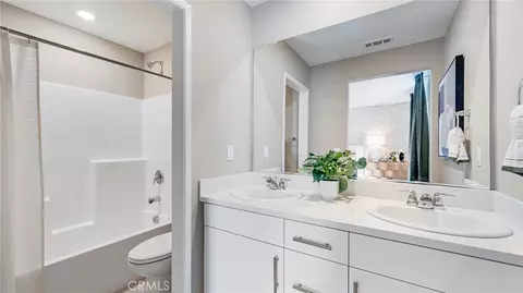 Bath - 7596 Vassar Ave, Hesperia, CA 92345 photo 2 of 2