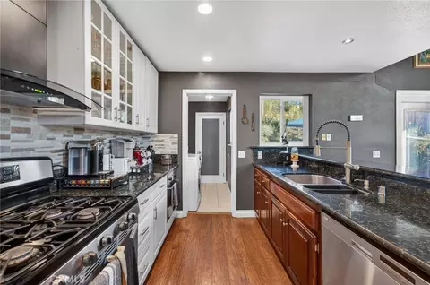 Kitchen - 3890 Forbell Pl, Fallbrook, CA 92028 photo 4 of 6