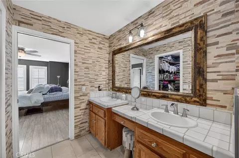 Bath - 3890 Forbell Pl, Fallbrook, CA 92028 photo 4 of 5