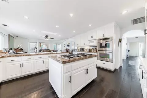 Kitchen - 20491 Carancho Rd, Temecula, CA 92590 photo 2 of 3