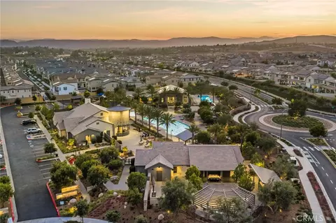View/Area - 32030 Dayspring Way, Temecula, CA 92591 photo 4 of 8