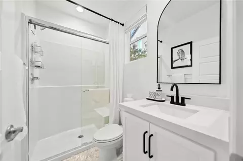 Bath - 32030 Dayspring Way, Temecula, CA 92591 photo 1 of 4