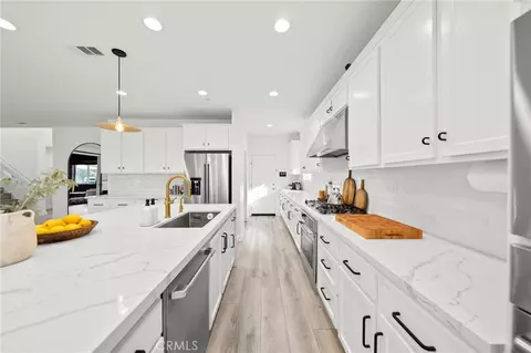 Kitchen - 32030 Dayspring Way, Temecula, CA 92591 photo 2 of 2