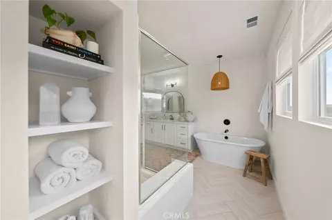 Bath - 32030 Dayspring Way, Temecula, CA 92591 photo 2 of 4