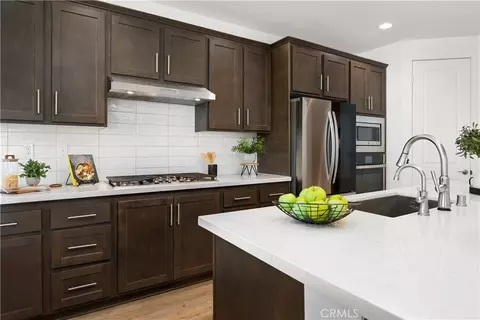 Kitchen - 32246 Hillstone St, Temecula, CA 92591 photo 3 of 4
