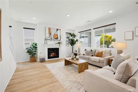 Living - 32246 Hillstone St, Temecula, CA 92591 photo 2 of 4