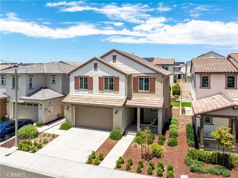 Exterior - 32246 Hillstone St, Temecula, CA 92591 photo 7 of 12