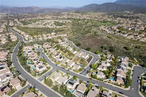 View/Area - 33938 Abbey Rd, Temecula, CA 92592 photo 3 of 7