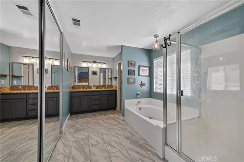 Bath - 33938 Abbey Rd, Temecula, CA 92592 photo 2 of 3