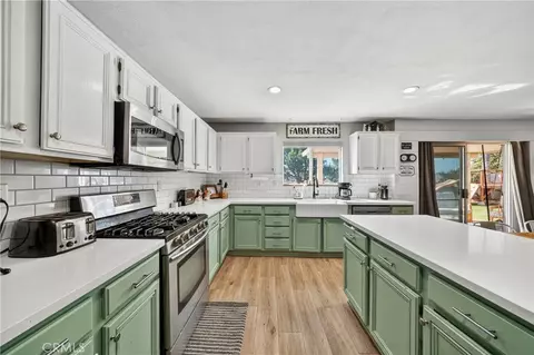 Kitchen - 33938 Abbey Rd, Temecula, CA 92592 photo 1 of 3