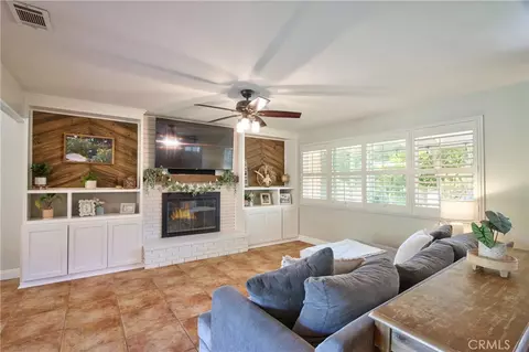 Living - 1549 Mcdonald, Fallbrook, CA 92028 photo 2 of 2