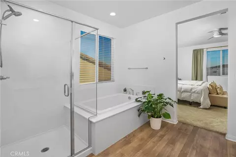 Bath - 30383 Freeman Dr, Menifee, CA 92584 photo 2 of 2