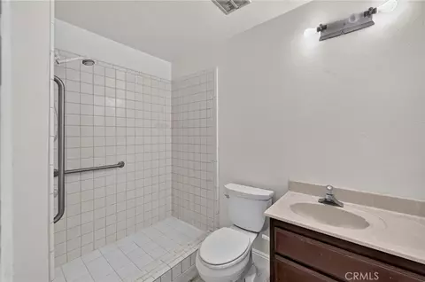 Bath - 8167 Windsor Ave, Hesperia, CA 92345 photo 1 of 3