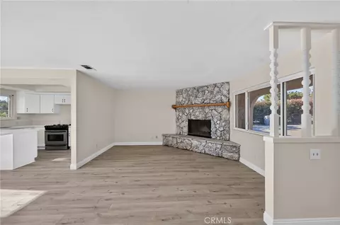 Living - 8167 Windsor Ave, Hesperia, CA 92345 photo 2 of 6