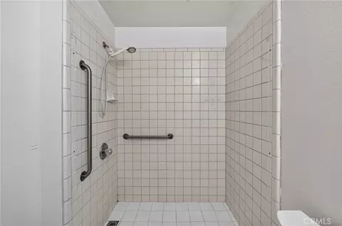 Bath - 8167 Windsor Ave, Hesperia, CA 92345 photo 2 of 3