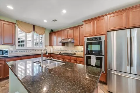 Kitchen - 32933 Caminito Lorca, Temecula, CA 92592 photo 4 of 4