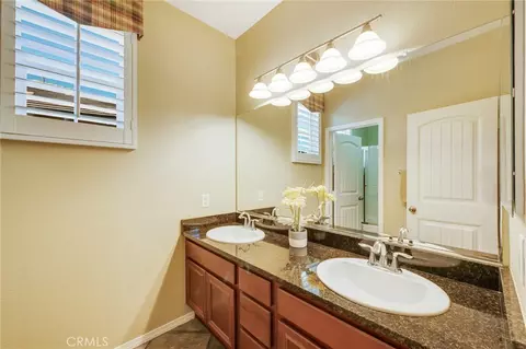 Bath - 32933 Caminito Lorca, Temecula, CA 92592 photo 3 of 3