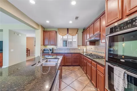 Kitchen - 32933 Caminito Lorca, Temecula, CA 92592 photo 2 of 4