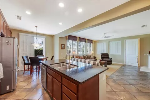Kitchen - 32933 Caminito Lorca, Temecula, CA 92592 photo 3 of 4