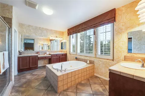 Bath - 32933 Caminito Lorca, Temecula, CA 92592 photo 1 of 3