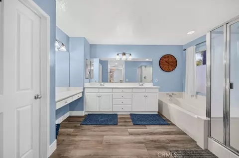 Bath - 43683 Altamura Ct, Temecula, CA 92592 photo 1 of 3