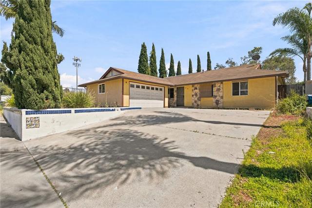 315 Michele Dr, Vista, CA 92084