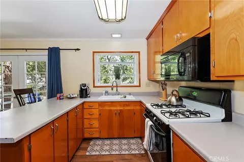 Kitchen - 24032 Alpine Dr, Crestline, CA 92325 photo 3 of 3