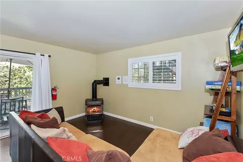 Living - 24032 Alpine Dr, Crestline, CA 92325 photo 6 of 9