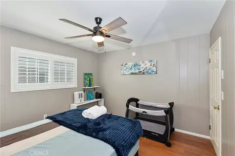 Bedroom - 24032 Alpine Dr, Crestline, CA 92325 photo 2 of 9