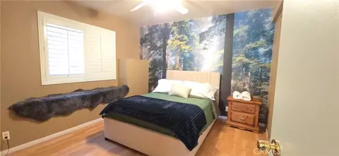 Bedroom - 24032 Alpine Dr, Crestline, CA 92325 photo 2 of 7