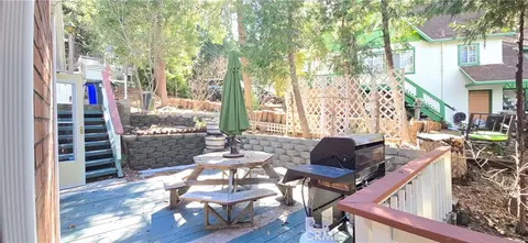 Exterior - 24032 Alpine Dr, Crestline, CA 92325 photo 3 of 8