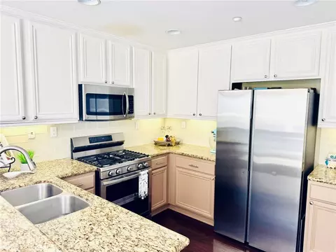 Kitchen - 44942 Bellflower, Temecula, CA 92592 photo 4 of 5