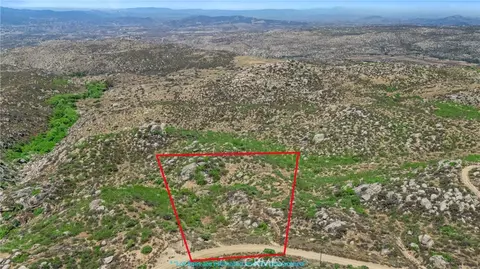 990 Crazy Horse Canyon Rd, Aguanga, CA 92536