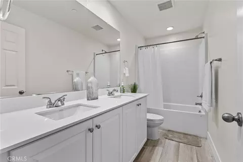 Bath - 30342 Singer Ln, Menifee, CA 92584 photo 4 of 4