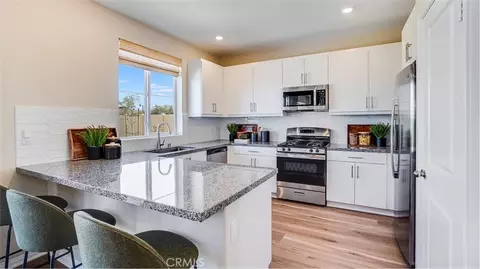 Kitchen - 17883 Mckenzie Ct, Hesperia, CA 92345 photo 1 of 2