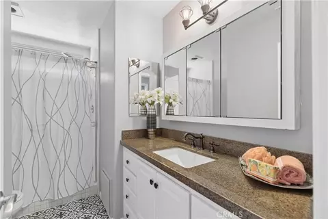Bath - 38321 Oaktree, Murrieta, CA 92562 photo 3 of 3