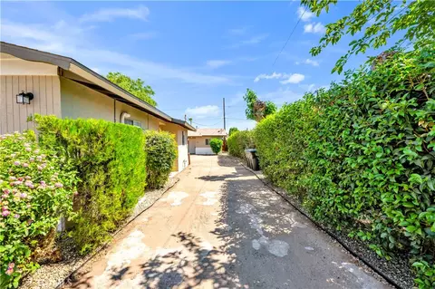 Exterior - 346 E 6th, San Jacinto, CA 92583 photo 3 of 9