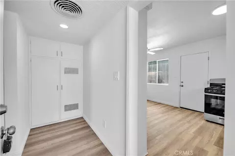 Entry Way - 346 E 6th, San Jacinto, CA 92583 photo 1 of 3