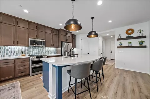Kitchen - 32230 Penstemon Way, Temecula, CA 92591 photo 3 of 4