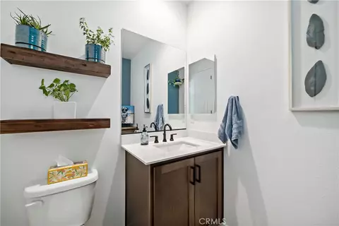 Bath - 32230 Penstemon Way, Temecula, CA 92591 photo 1 of 3