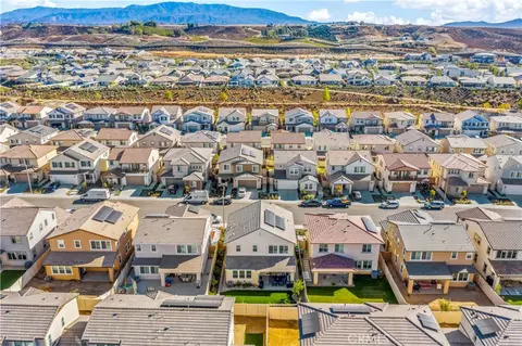 View/Area - 32230 Penstemon Way, Temecula, CA 92591 photo 3 of 10