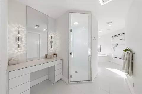 Bath - 40371 Scanlon Rd, Temecula, CA 92592 photo 3 of 4