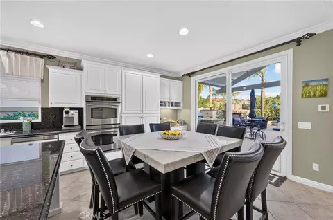 Dining - 33743 Blue Water Way, Temecula, CA 92592 photo 5 of 6