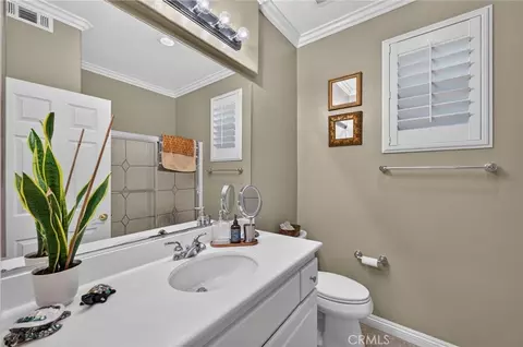 Bath - 33743 Blue Water Way, Temecula, CA 92592 photo 1 of 4