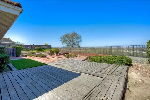 Exterior - 854 Rivertree, Oceanside, CA 92058 photo 5 of 9